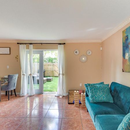 Opa-Locka Townhome, 15 Mi To Miami Beach! エクステリア 写真