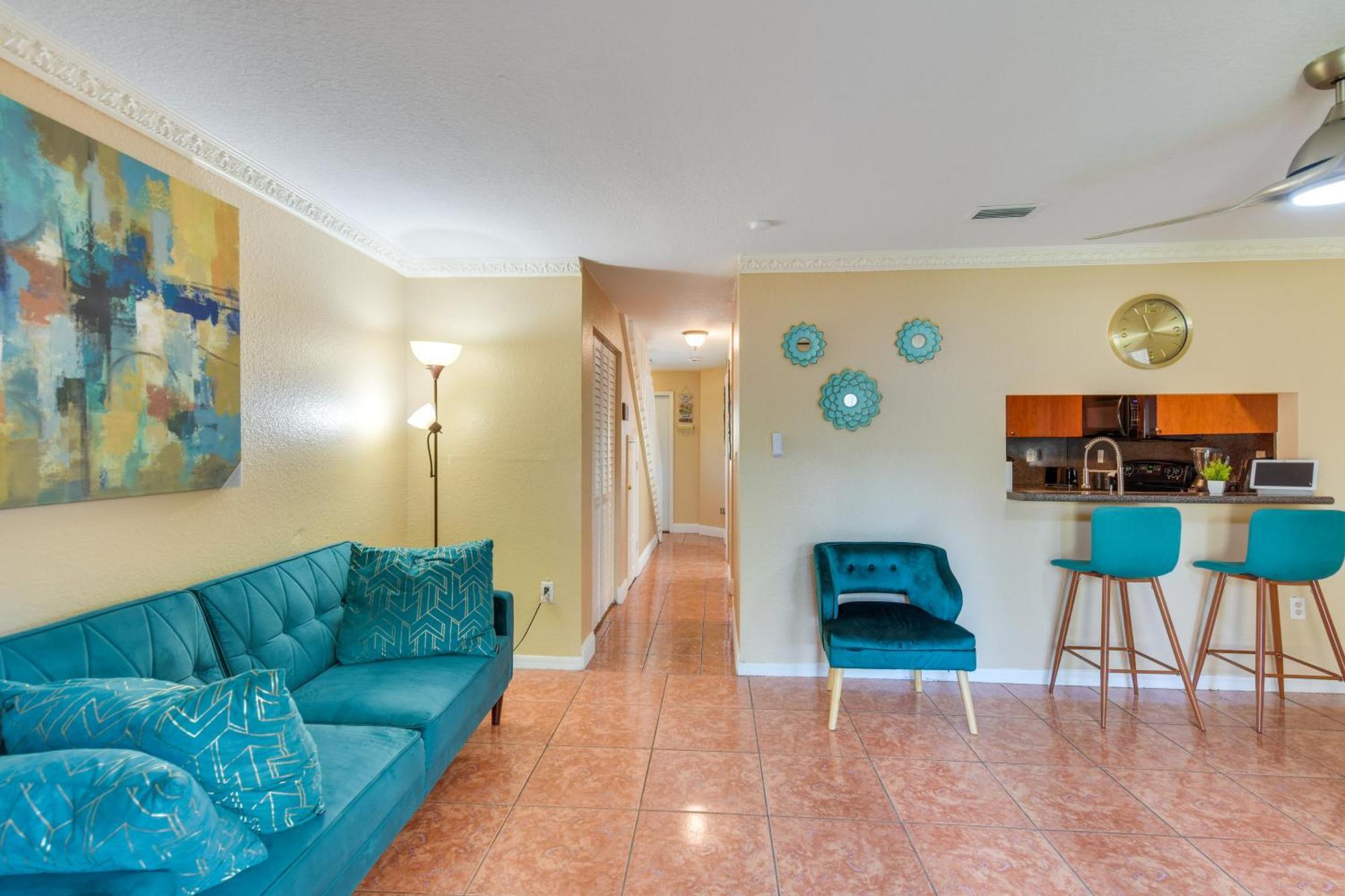Opa-Locka Townhome, 15 Mi To Miami Beach! エクステリア 写真