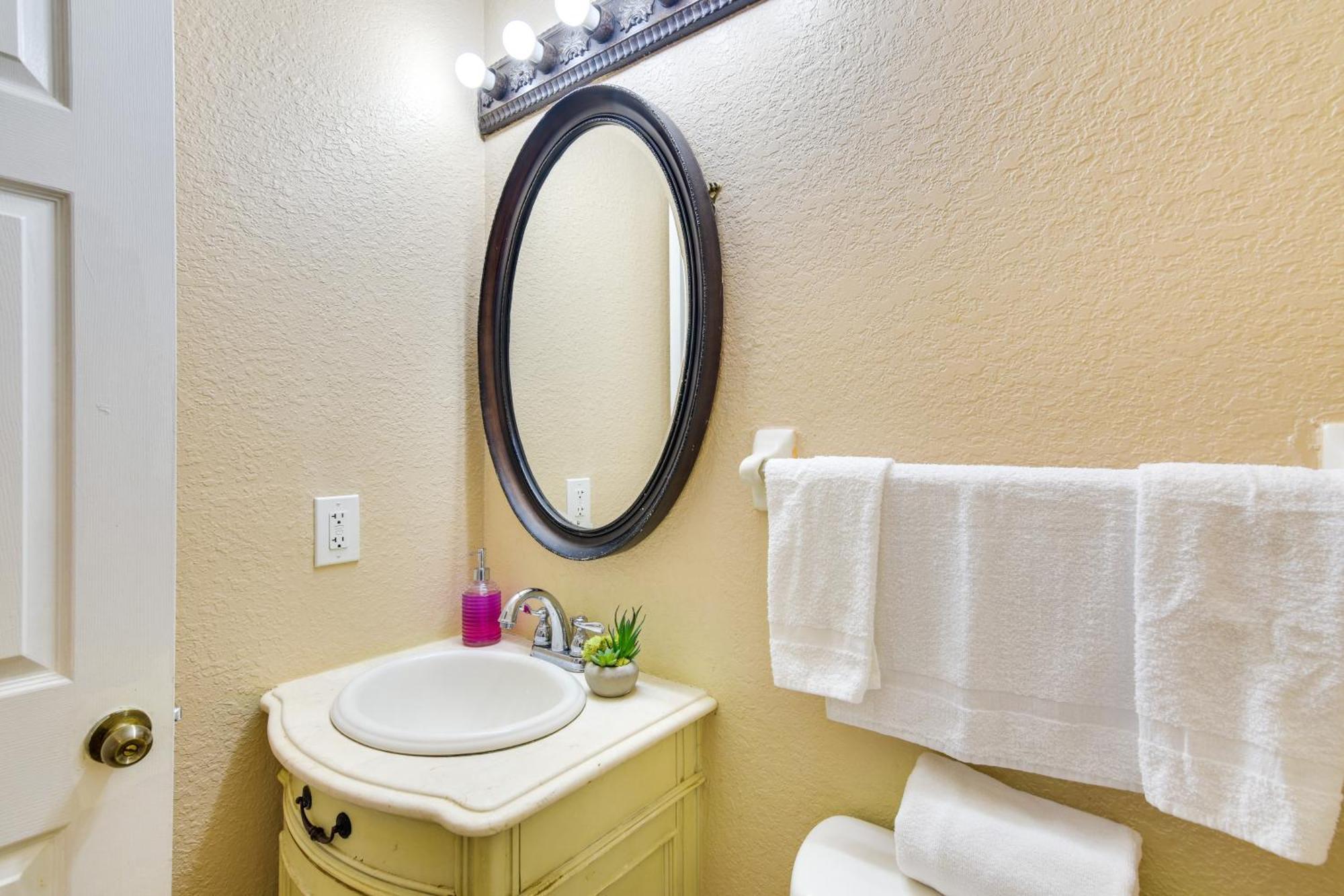 Opa-Locka Townhome, 15 Mi To Miami Beach! エクステリア 写真
